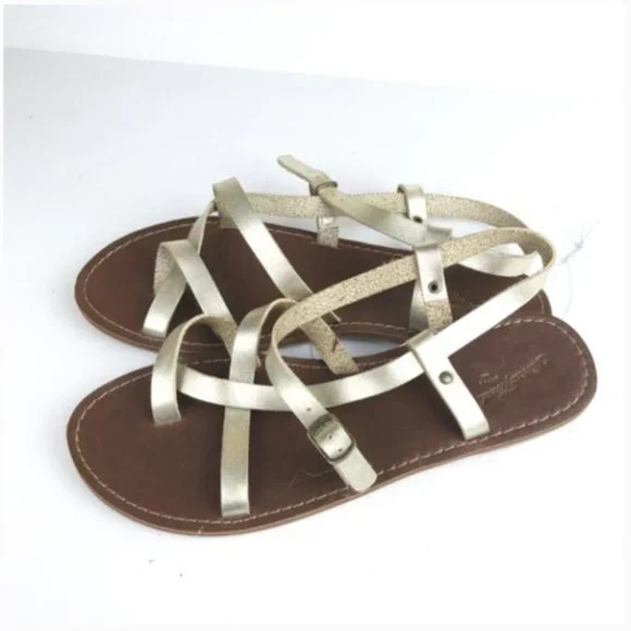 Universal Thread Women's Gold Faux Leather Lavinia Toe Wrap Thong Sandal - Picture 5 of 7